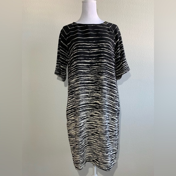 LIKE New, VINCE Black and Cream 100% Silk Shift with Pockets Dress, XS - Picture 2 of 16